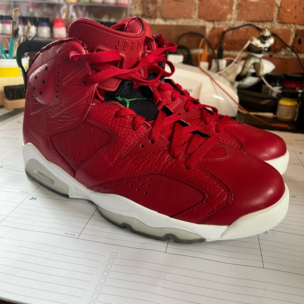 These Jordan shoes are in very good shape. Clean and ready to wear.